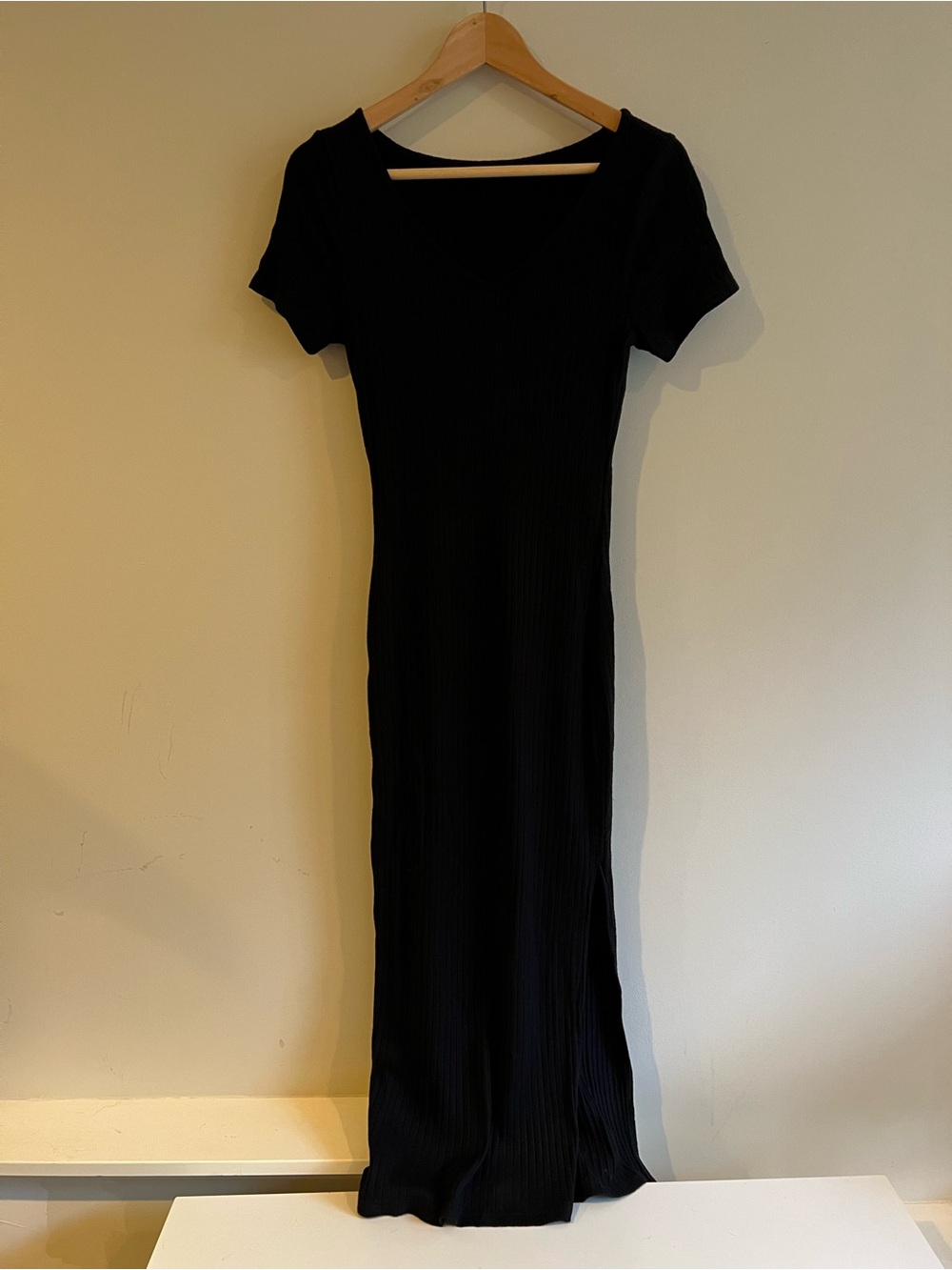 Women’s Black Ribbed Short-Sleeve Maxi Dress